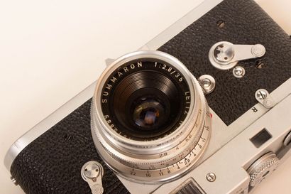 LEICA. 
Appareil photo argentique M2 avec...