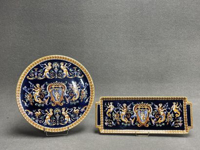 GIEN décor Renaissance sur fond bleu nuit:
Plat...