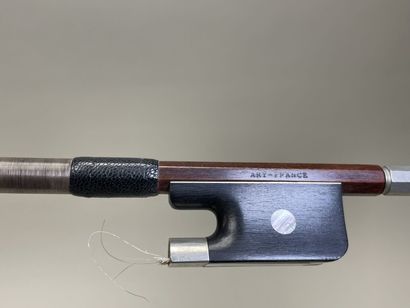 Violoncelle
avec sa housse de transport.
Longueur...