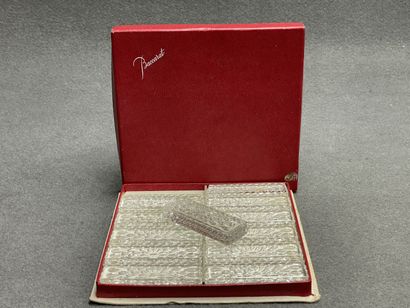 BACCARAT: suite de douze porte-couteaux en...