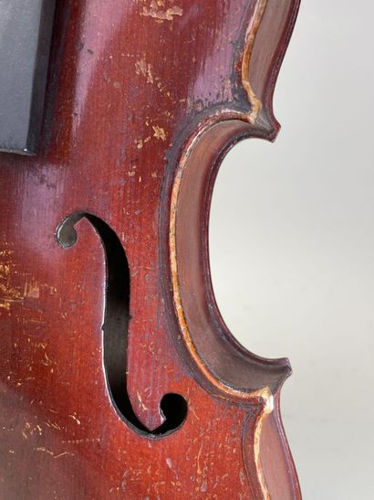 Violon. 
Portant l'étiquette 