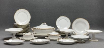 Partie de service de table en porcelaine...