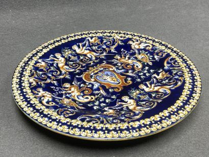 GIEN décor Renaissance sur fond bleu nuit:
Grand...