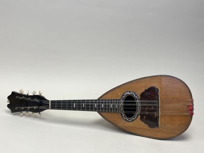Mandoline en bois de placage et incrustations...