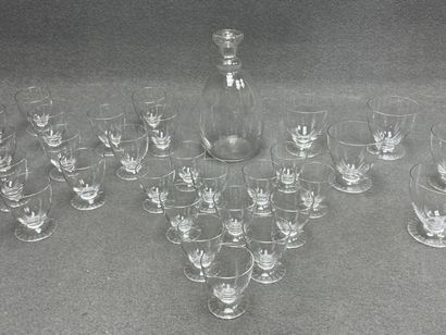 DAUM
Partie de service de verres en cristal...