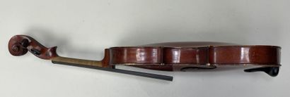 Violon. 
Portant l'étiquette 