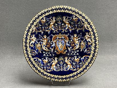 GIEN décor Renaissance sur fond bleu nuit:
Grand...