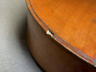 Violoncelle
avec sa housse de transport.
Longueur...