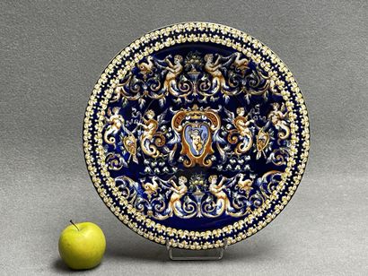 GIEN décor Renaissance sur fond bleu nuit:
Grand...