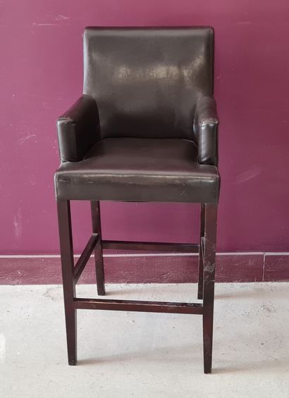 Fauteuil de bar en skai marron
Hauteur d'assise...