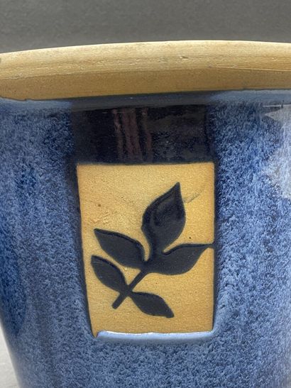 Paire de potiches en ceramique émaillée bleue
H:...