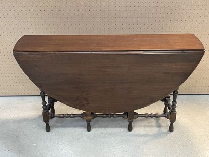 Table gateleg 
76 x 137 x 137 cm. 
76 x 137...