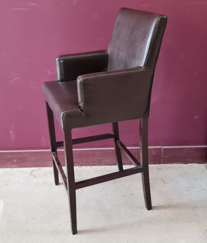 Fauteuil de bar en skai marron
Hauteur d'assise...