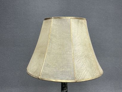 Pied de lampe en marbre et bronze néo-classique.
H:...