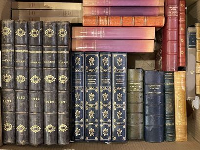 Trois cartons de livres reliés.
