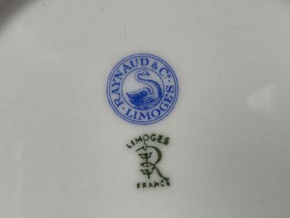 RAYNAUD Limoges:
Coupe creuse en porcelaine...