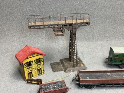 Train électrique HORNBY en tôle lithographie...