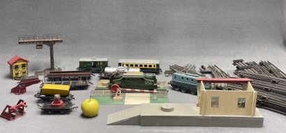 Train électrique HORNBY en tôle lithographie...