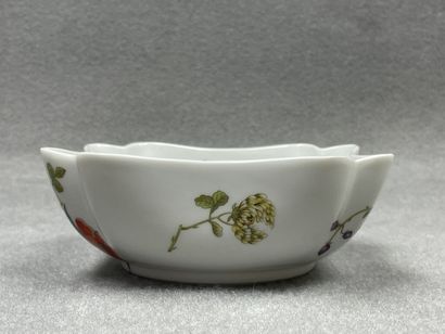RAYNAUD Limoges:
Coupe creuse en porcelaine...