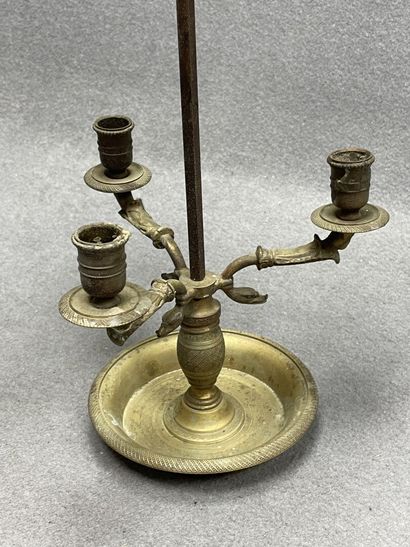 Lampe bouillotte en bronze à trois lumières,...