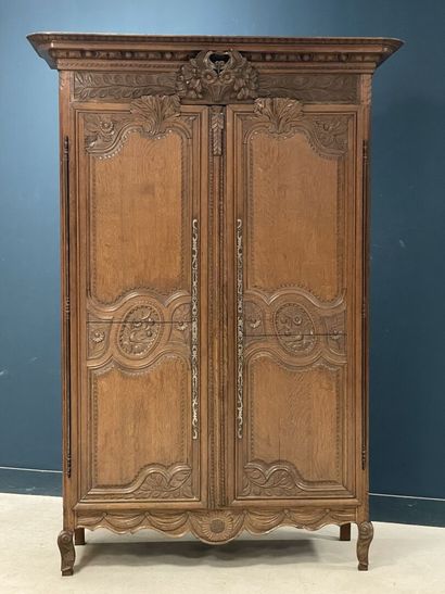 Armoire de mariage du pays de Caux en chêne...