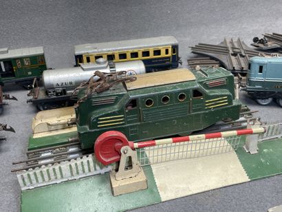 Train électrique HORNBY en tôle lithographie...