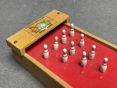 LACROIX,
jeu de bowling de salon en bois,...