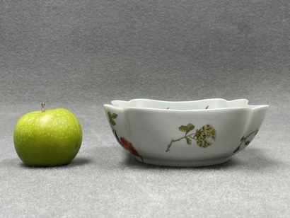 RAYNAUD Limoges:
Coupe creuse en porcelaine...