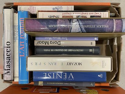 Deux cartons de livres d'art.