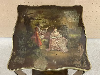 Table de salon à deux plateaux, à beau décor...