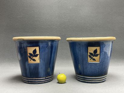 Paire de potiches en ceramique émaillée bleue
H:...