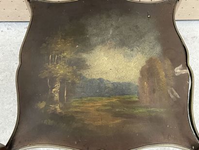 Table de salon à deux plateaux, à beau décor...