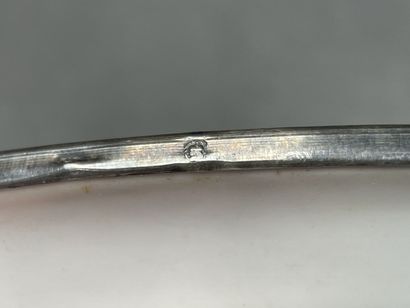 Plat en porcelaine de Paris. 
Cerclage en...