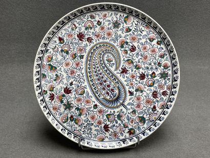 GIEN Plat de tarte en faience à décor Cachemire.
D:...