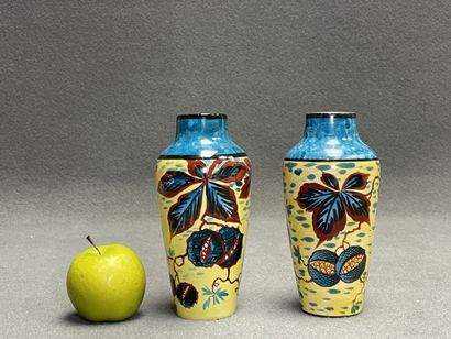 LIMOGES années 1920
Paire de vases en porcelaine.
H:...