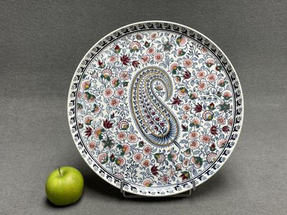 GIEN Plat de tarte en faience à décor Cachemire.
D:...