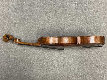 Violon. 
Portant l' étiquette 