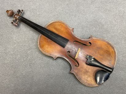 Violon.
portant l' étiquette 
