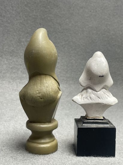 Deux bustes de marianne en résine et en platre
H....