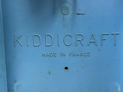 Kiddicraft, France. 
Camion-pousseur enfant...