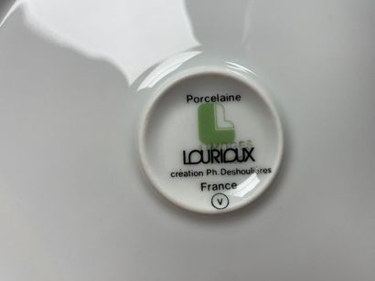 Partie de service de table en porcelaine....