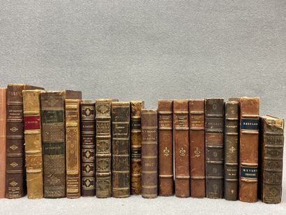 Deux petits cartons de livres reliés, dont...