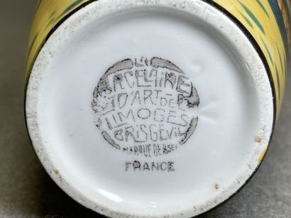 LIMOGES années 1920
Paire de vases en porcelaine.
H:...