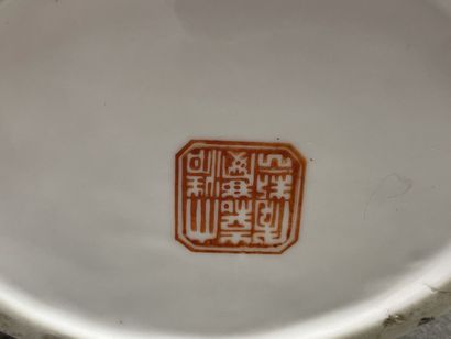 Deux verrières en porcelaine dans le gout...