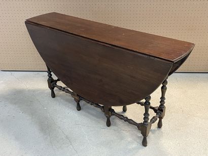 Table gateleg 
76 x 137 x 137 cm. 
76 x 137...