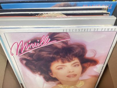 Carton de vinyles 33 tours. 
Variété Française...