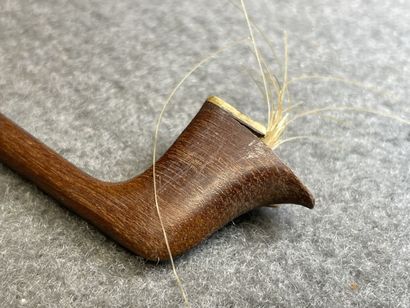Deux archets de violon:
L. :72,5 cm et 73...