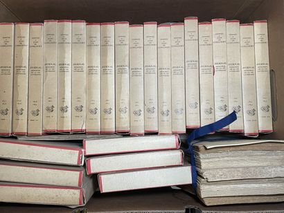 Quatre cartons de livres brochés et reliés...