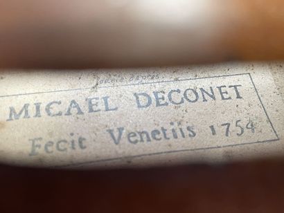 Violon
portant l' étiquette 