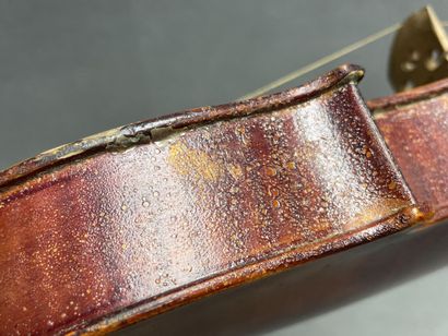Violon
portant l' étiquette 